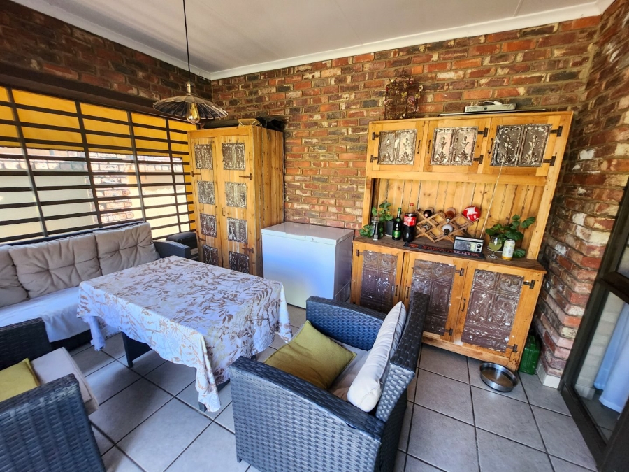 3 Bedroom Property for Sale in La Hoff North West